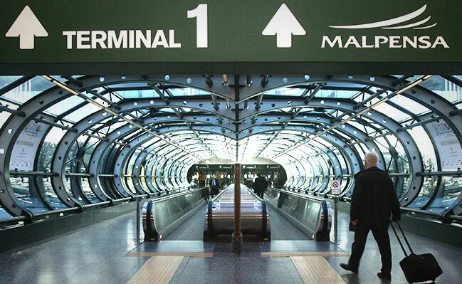 Bandara Malpensa Milan. Pintu keluar Terminal 1