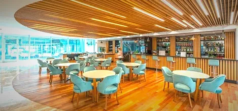 Kafe di terminal bandara Dalaman.