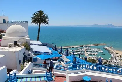 Liburan di Tunisia