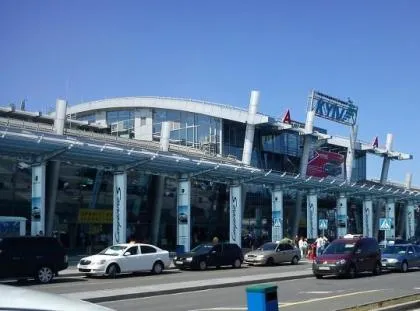 Bandara Kiev Zhuliany