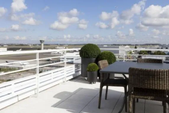 Bandara Paris Le Bourget LBG
